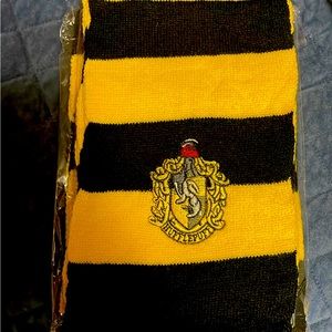Harry Potter hufflepuff scarf
